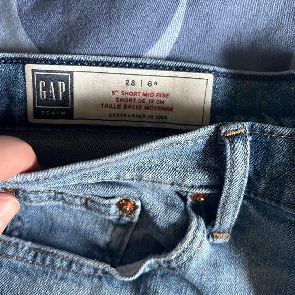 Womens mid rise cut off shorts 28 reg - Picture 3 of 5